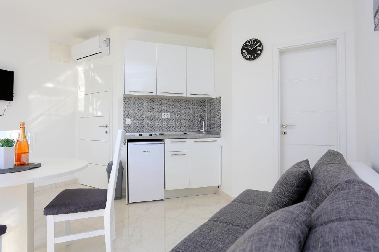 Family Friendly Apartments With A Swimming Pool Zivogosce - Porat, Makarska - 18150 Exteriör bild