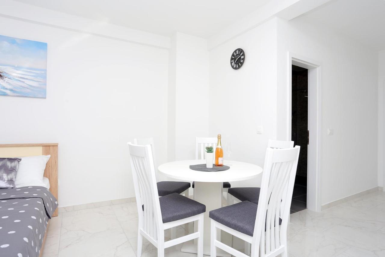 Family Friendly Apartments With A Swimming Pool Zivogosce - Porat, Makarska - 18150 Exteriör bild